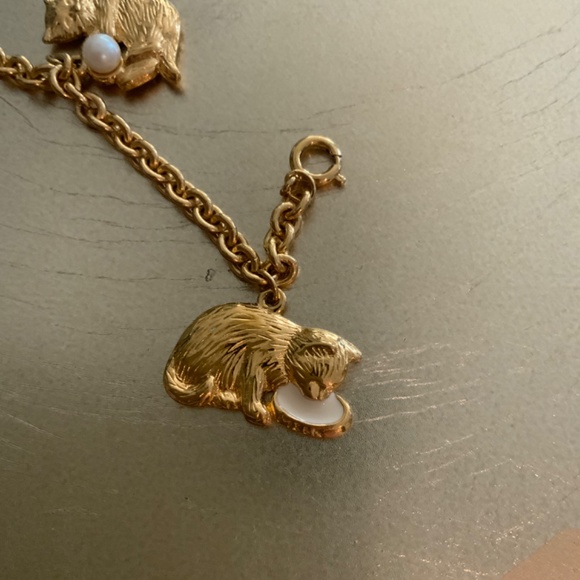Avon Playful Charming 4 CATS Gold Tone Charm Bracelet - Picture 2 of 8